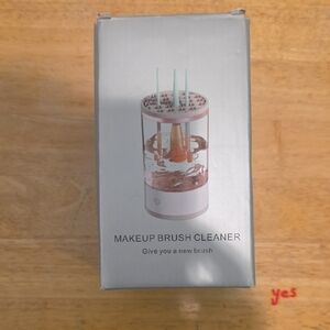 Makeup Brush Cleaner - Pink and White